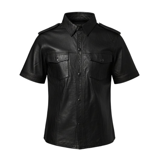 قميص أسود وجلدي