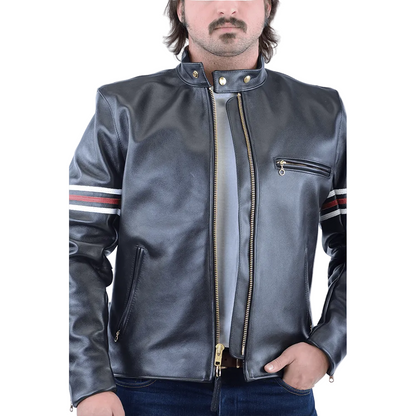Hausjacket mat wäisse Sträifen